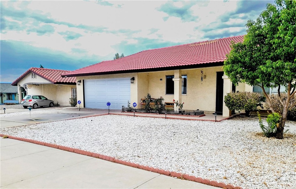 16161 Wimbleton Dr, Victorville, CA 92395 - photo 1