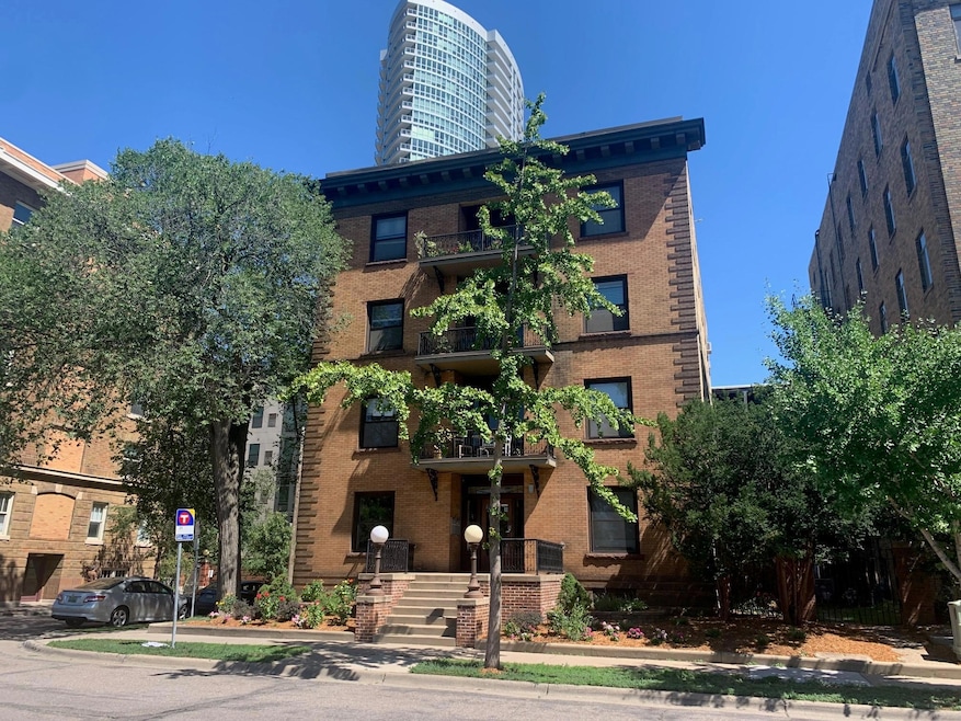 1401 Willow-A beautiful building in Loring Park