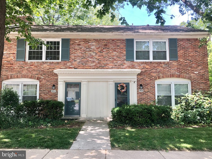 5906 Kingsford Rd unit 350, Springfield, VA 22152 - photo 1