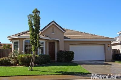 Great Curb Appeal!