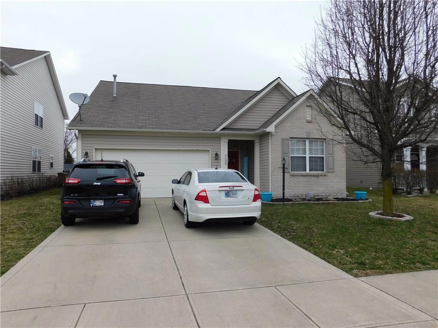 2520 Lakecrest Dr, Columbus, IN 47201 - photo 1