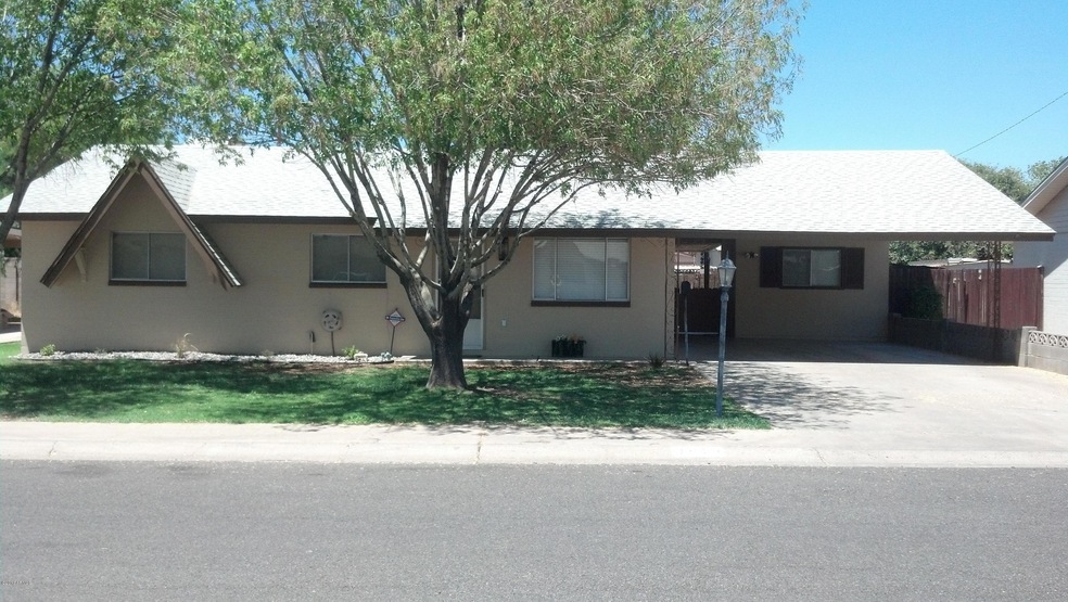 3814 W Echo Ln, Phoenix, AZ 85051 - photo 1