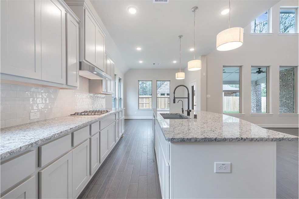 15329 Garnet Groves Dr, Conroe, TX 77302 - photo 1