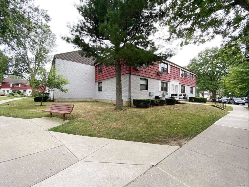 13704 68th Dr unit B, Flushing, NY 11367 - photo 1