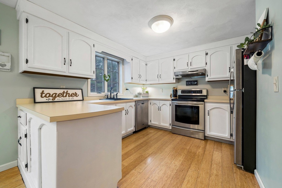 2 Karen Ln unit A, Londonderry, NH 03053 - photo 1