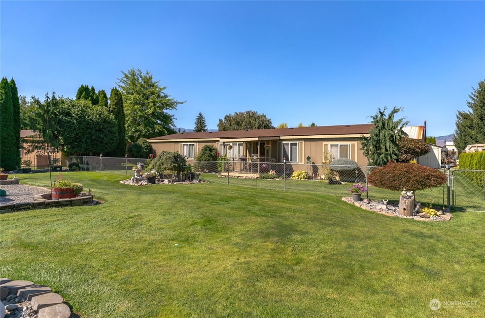 2475 1st St NE, East Wenatchee, WA 98802 - photo 1