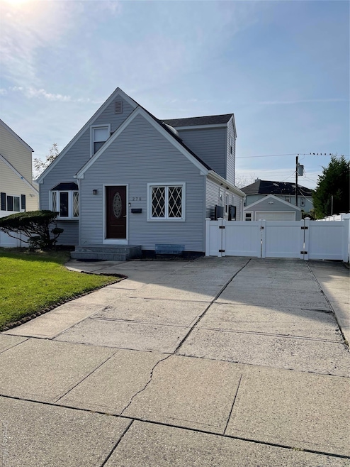 278 Devonshire Dr, New Hyde Park, NY 11040 - photo 1