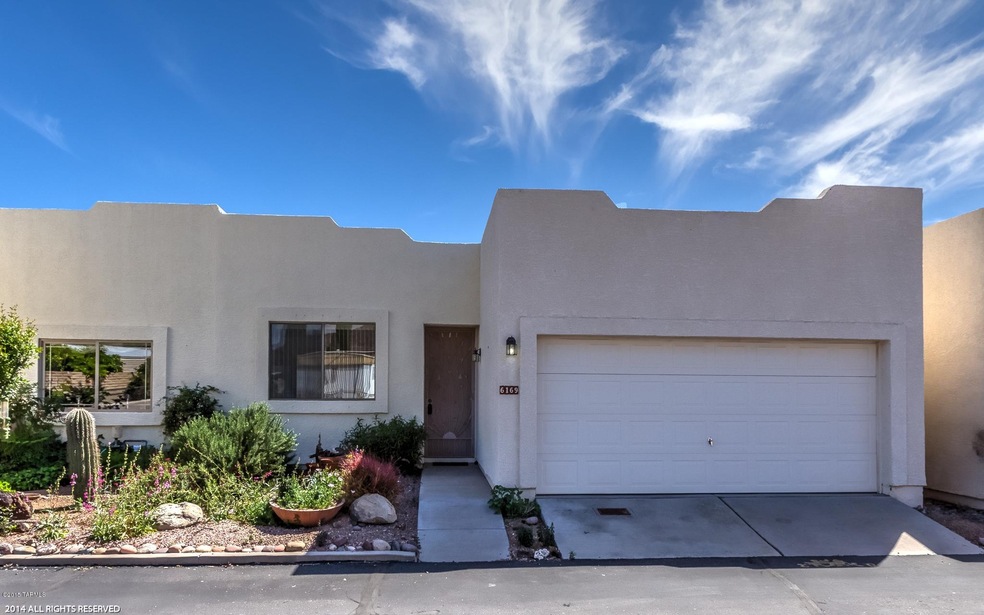01 Front of  Home-4112 bal.jpg