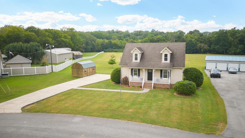 213 Edgeview Dr, Shelbyville, TN 37160 - photo 1