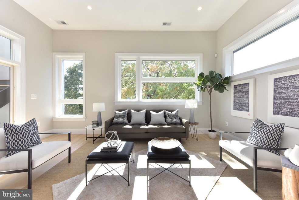 311 P St NW unit 3, Washington, DC 20001 - photo 1