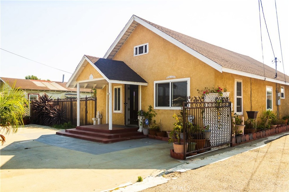 10601 S Grevillea Ave, Inglewood, CA 90304 - photo 1