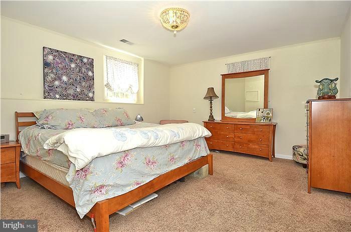 2420 Stirrup Ln, Alexandria, VA 22308 - photo 1