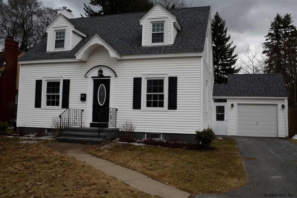 9 Miles Standish Rd, Schenectady, NY 12306 - photo 1