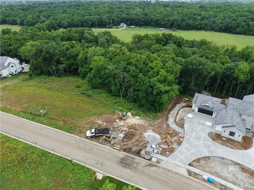 8420 W 175th St, Overland Park, KS 66221 - photo 1