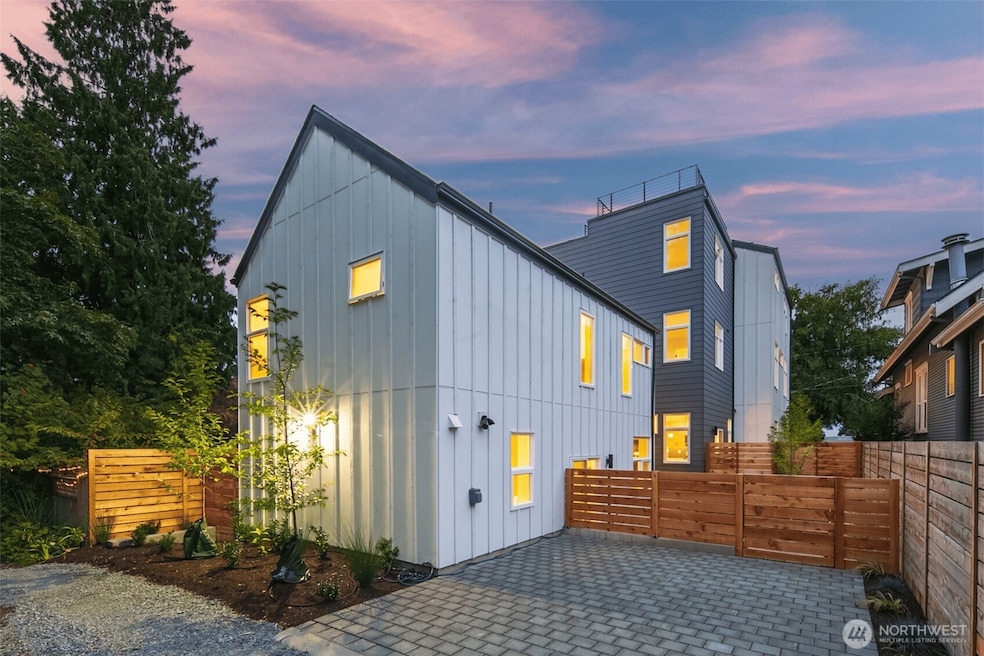 2923 39th Ave SW, Seattle, WA 98116 - photo 1