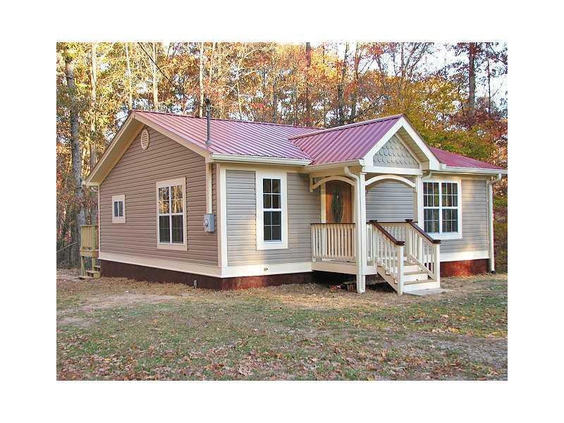 Exterior Front. Cute lil  house at a bargain