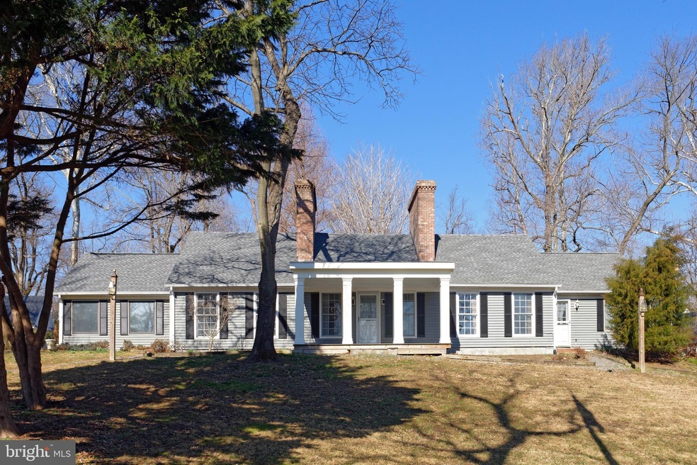 1608 Zulla Rd unit 2, Middleburg, VA 20117 - photo 1