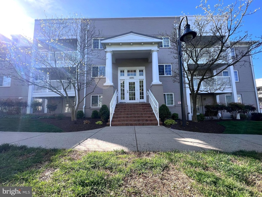 4081 S Four Mile Run Dr unit 401, Arlington, VA 22204 - photo 1