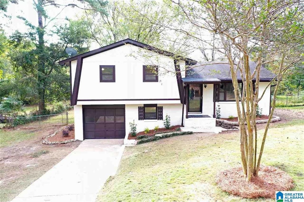 1013 Turner Ln, Birmingham, AL 35215 - photo 1