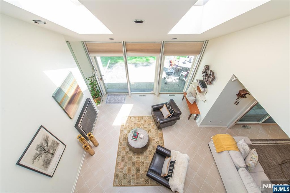 Living are from 2nd Floor