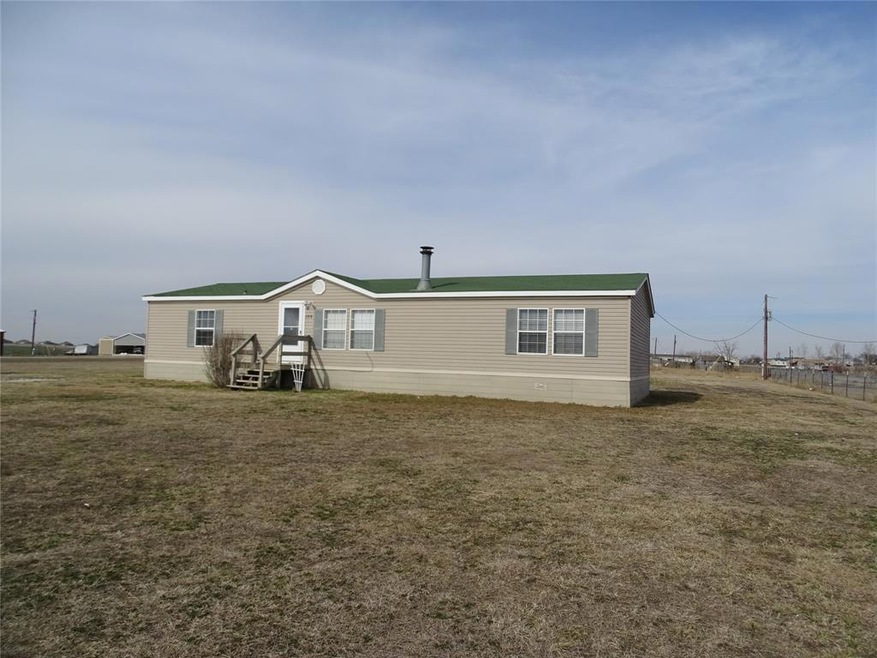 178 Pondview Dr, Decatur, TX 76234 - photo 1