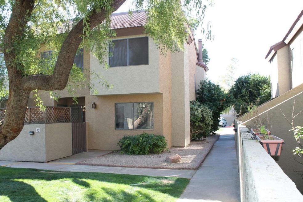 2121 S Pennington unit 32, Mesa, AZ 85202 - photo 1