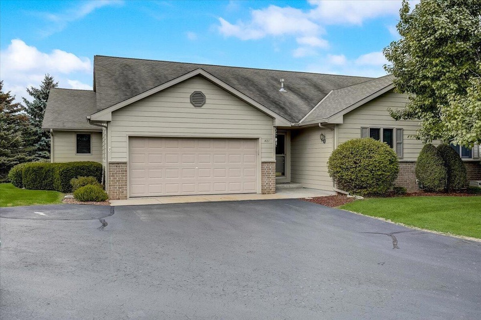 1421 Carriage Dr