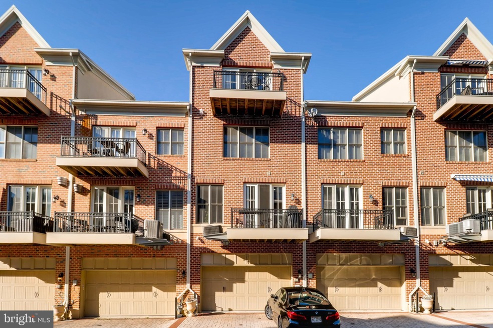 1215 Dockside Cir, Baltimore, MD 21224 - photo 1