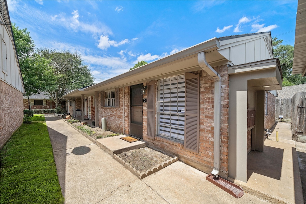 Welcome to 1106 W Tri Oaks Lane #134—an updated on