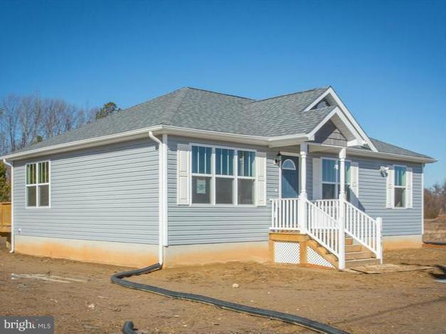 21 Brooks Dr, Colonial Beach, VA 22443 - photo 1