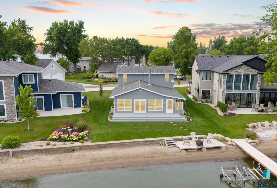 For Sale $750,000 • Co-Listing Agent