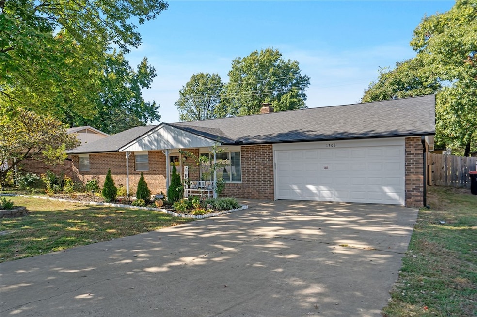 Pending $329,900 • Co-Listing Agent