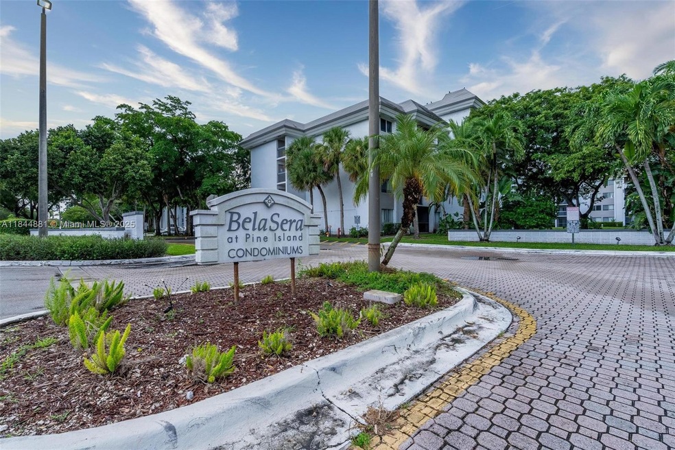 711 N Pine Island Rd unit 410, Plantation, FL 33324 - photo 1