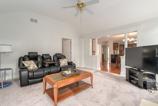 1264 Oakleaf Ct, Aurora, IL 60506 - photo 1