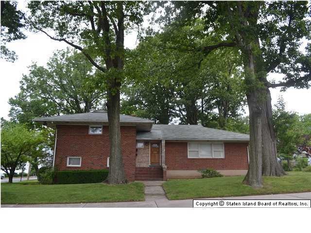 915 Jewett Ave, Staten Island, NY 10314 - photo 1