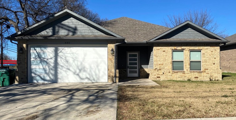 601 E McGee St, Sherman, TX 75090 - photo 1