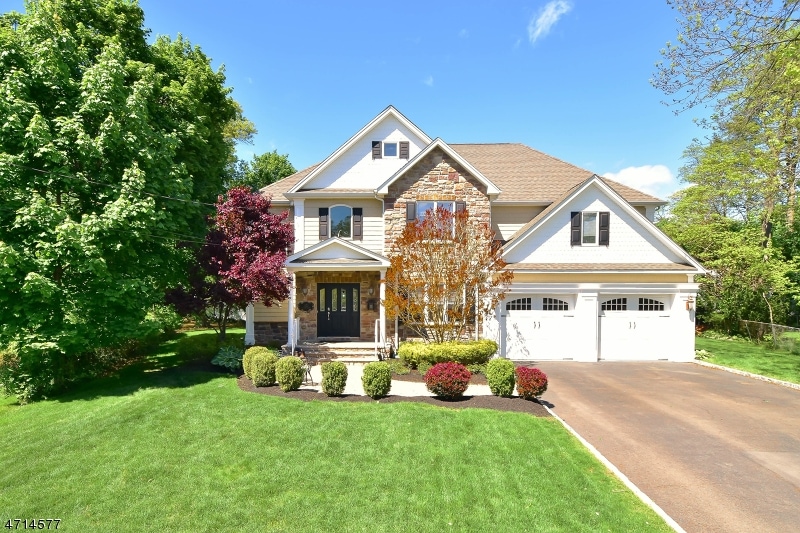 421 Pine Grove Cir, Scotch Plains, NJ 07076 - photo 1