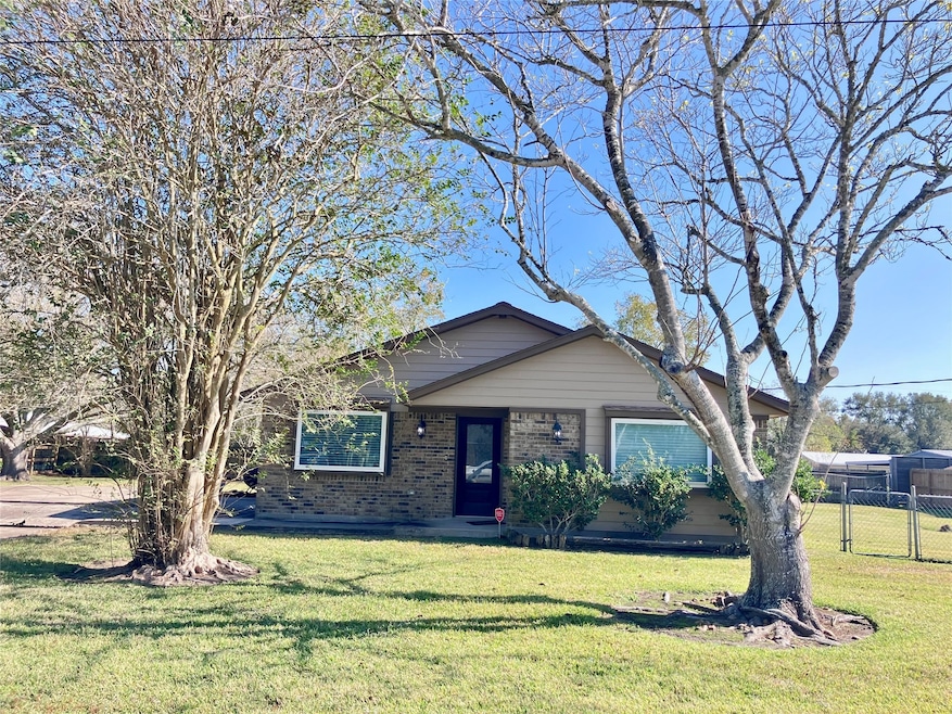 3807 Wade St, Santa Fe, TX 77517 - photo 1