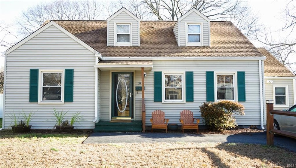 34 Roger Williams Rd, Bridgeport, CT 06610 - photo 1