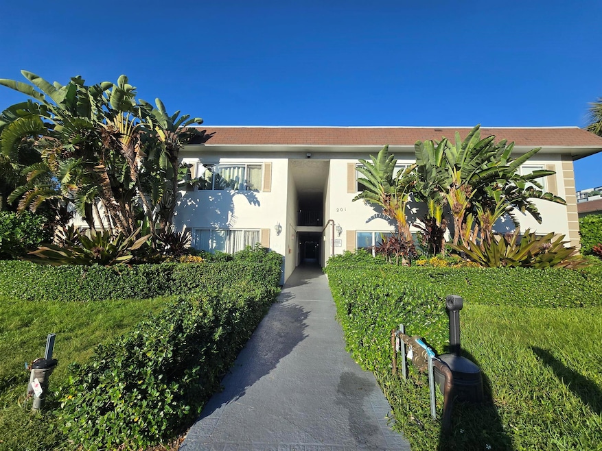 201 SE 6th Ave unit 16, Pompano Beach, FL 33060 - photo 1