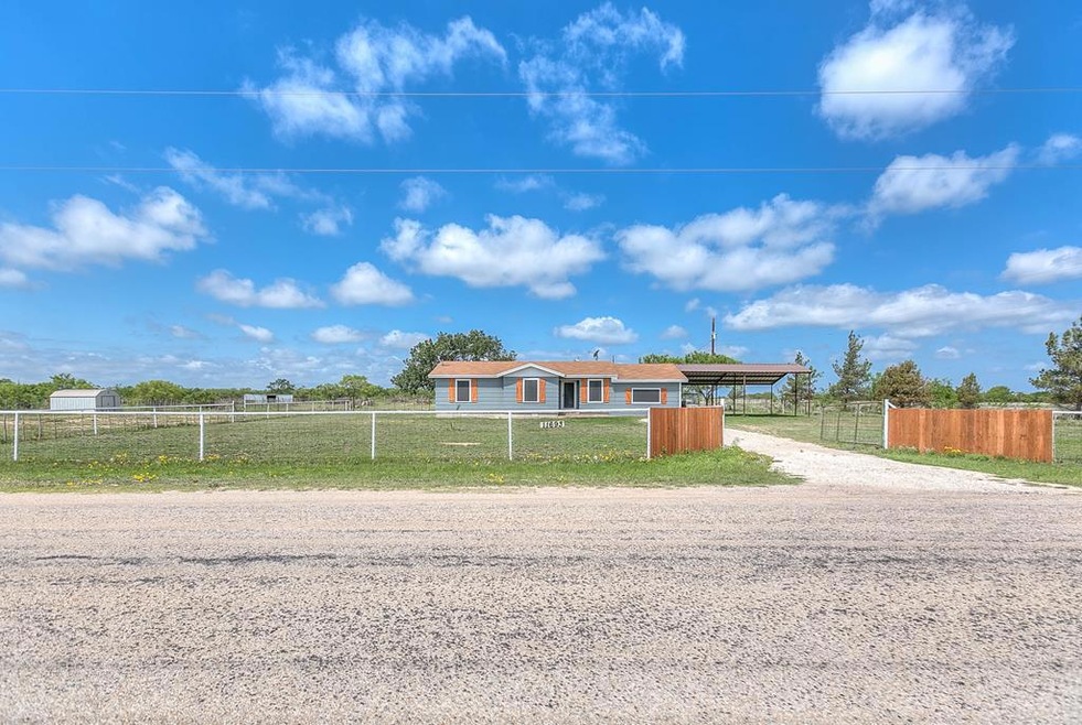 11693 Lagoon Ln, San Angelo, TX 76904 - photo 1