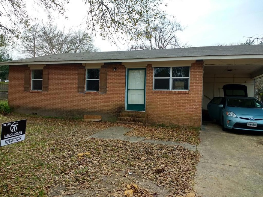 902 Sycamore St, Athens, TX 75751 - photo 1