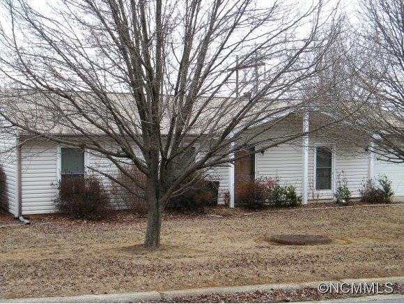 204 Scottlynn Dr, Asheville, NC 28806 - photo 1