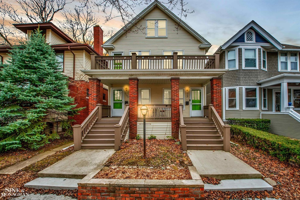 1107 Lakepointe St, Grosse Pointe Park, MI 48230 - photo 1