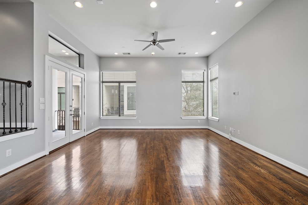 714 E 20th St unit E, Houston, TX 77008 - photo 1