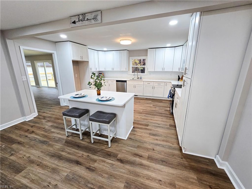 47 Santa Barbara Dr, Hampton, VA 23666 - photo 1