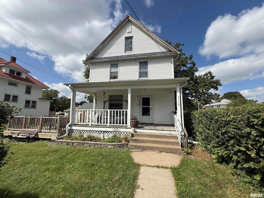 2528 Farnam St, Davenport, IA 52803 - photo 1