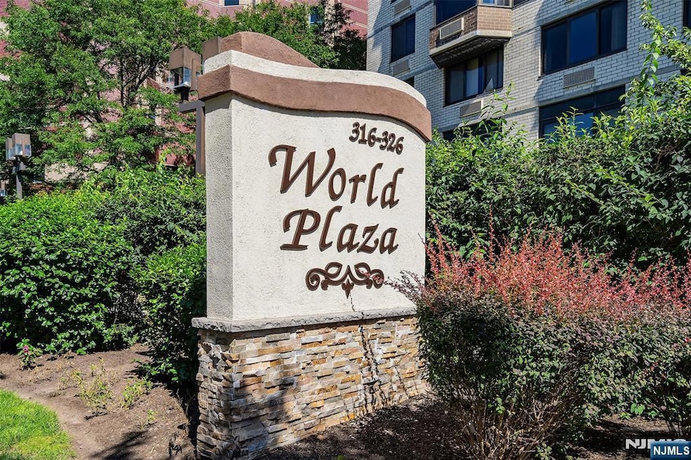 World Plaza North unit 3C, Hackensack, NJ 07601 - photo 1