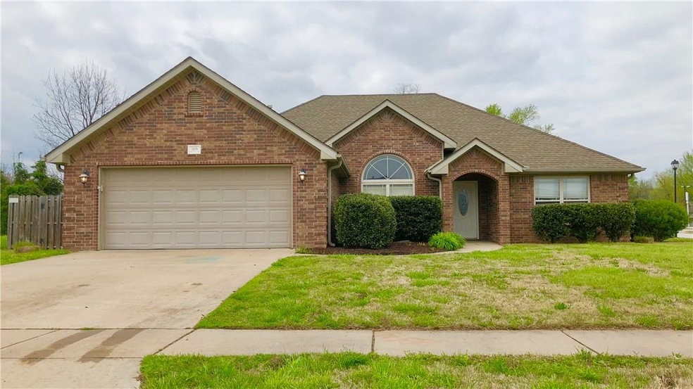 1978 Riverstone Dr, Fayetteville, AR 72701 - photo 1