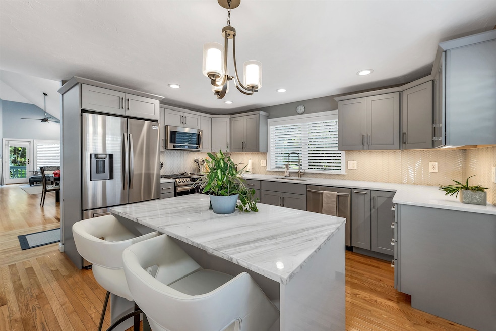 84 Hawthorne Village Rd unit U414, Nashua, NH 03062 - photo 1